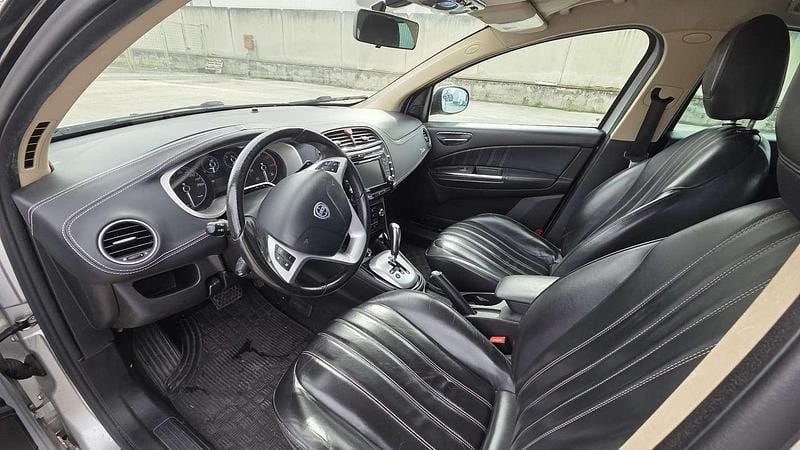 Usata Lancia Delta 120 CV (88 kW) 2013 Utilitaria