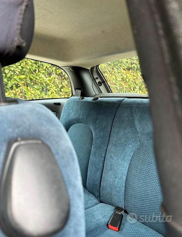 Begagnad Lancia Ypsilon 70 HK (51 kW) 2005 Grå Halvkombi