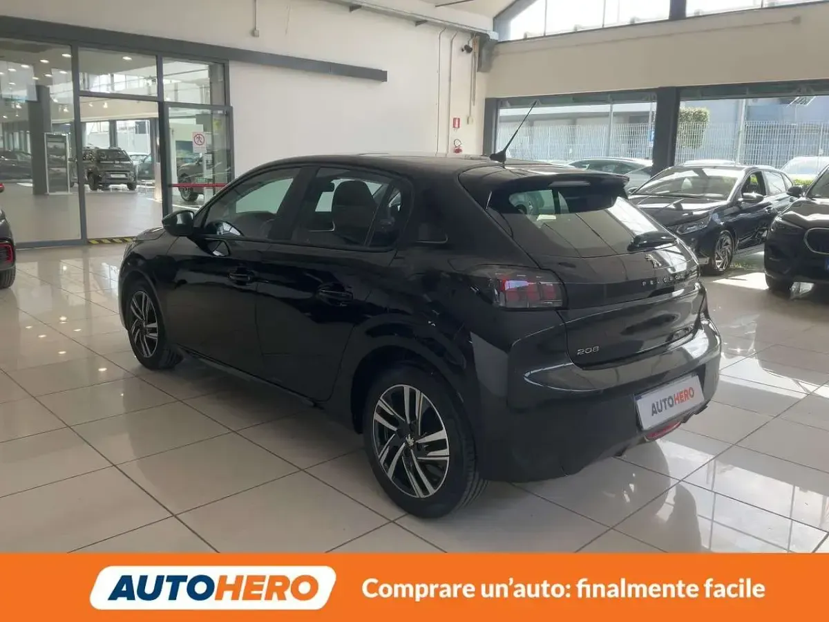 Usata Peugeot 208 Active 75 CV (55 kW) 2023 Nero Utilitaria