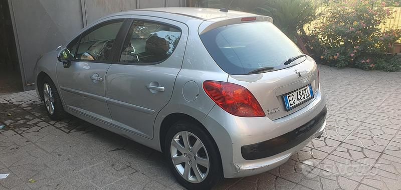 Usata Peugeot 207 90 CV (66 kW) 2008 Grigio Berlina