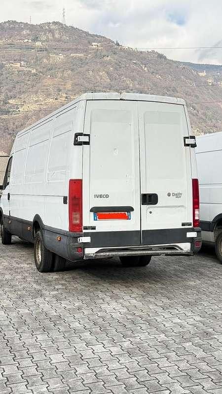 Usata Iveco Daily 177 CV (130 kW) 2001