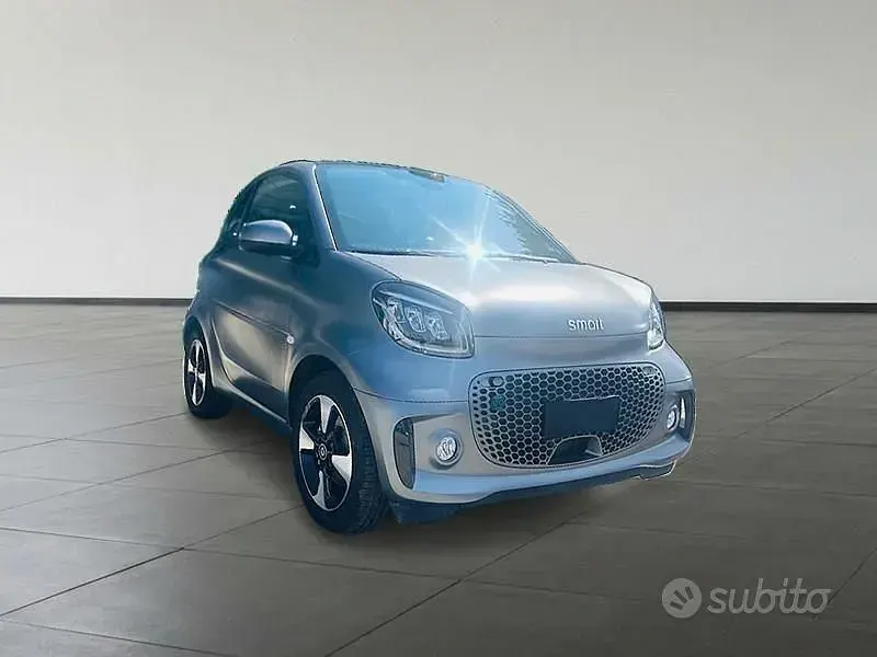 Usata Smart ForTwo Coupé Passion 60 kW (82 CV) 2023 Grigio Utilitaria