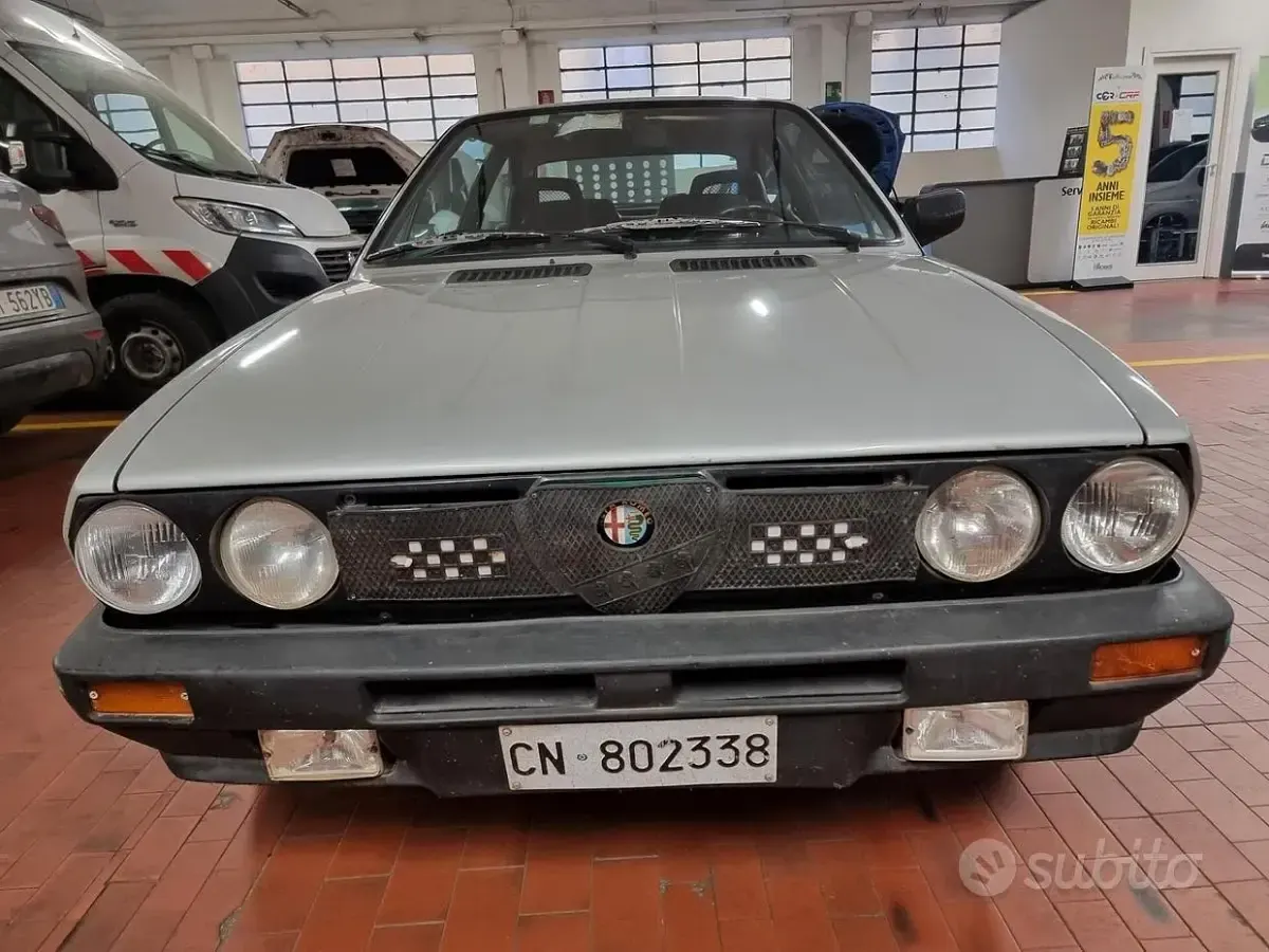 Usata Alfa Romeo Sprint Quadrifoglio Verde 105 CV (77 kW) 1983 Grigio Coupé