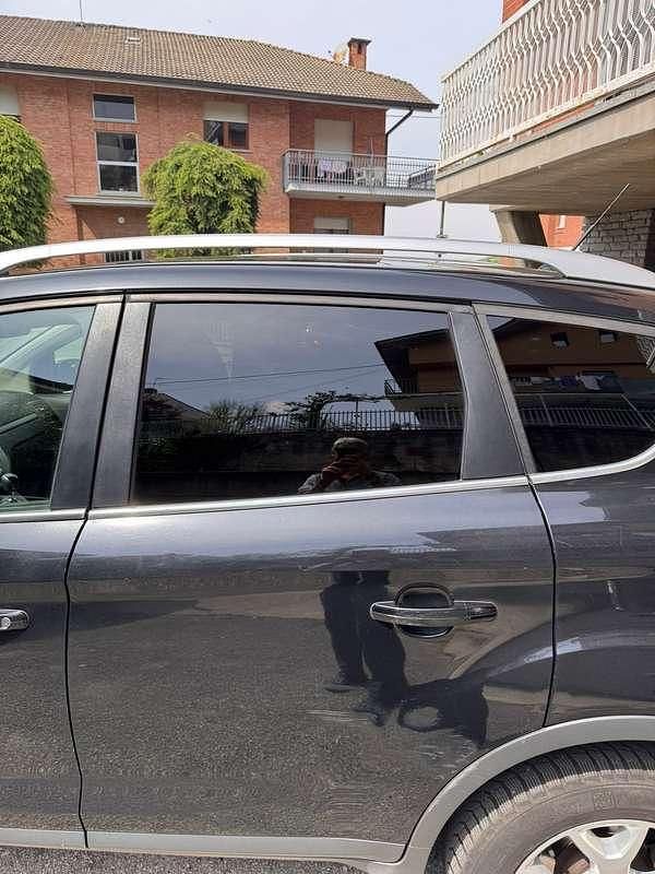 Usata Ford Kuga Titanium 140 CV (102 kW) 2012 Nero SUV