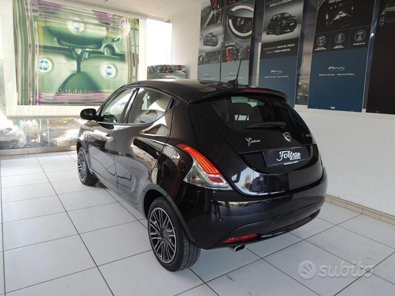 Usata Lancia Ypsilon S 69 CV (50 kW) 2022 Nero Utilitaria