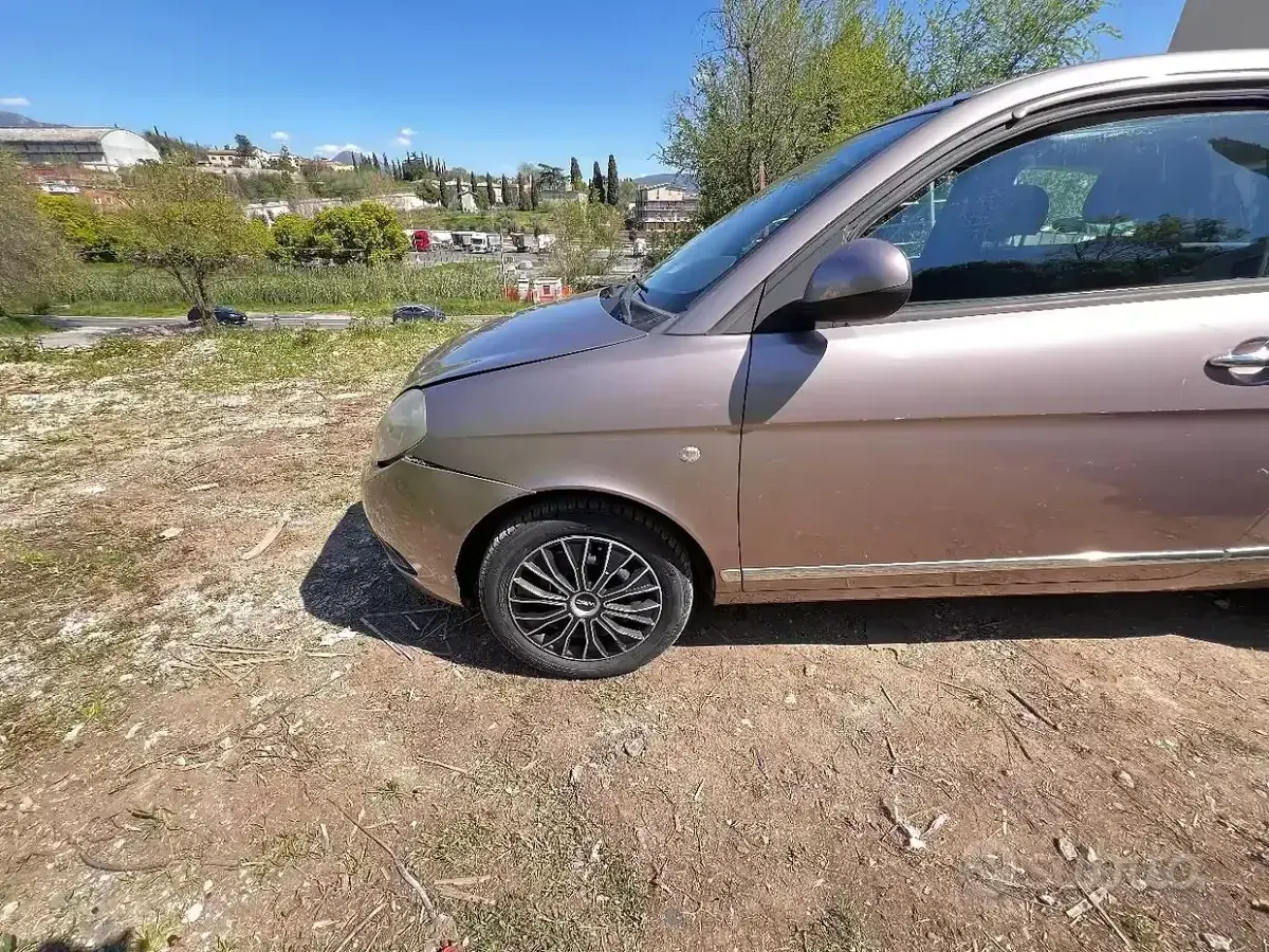 Usata Lancia Ypsilon 77 CV (56 kW) 2010 Utilitaria