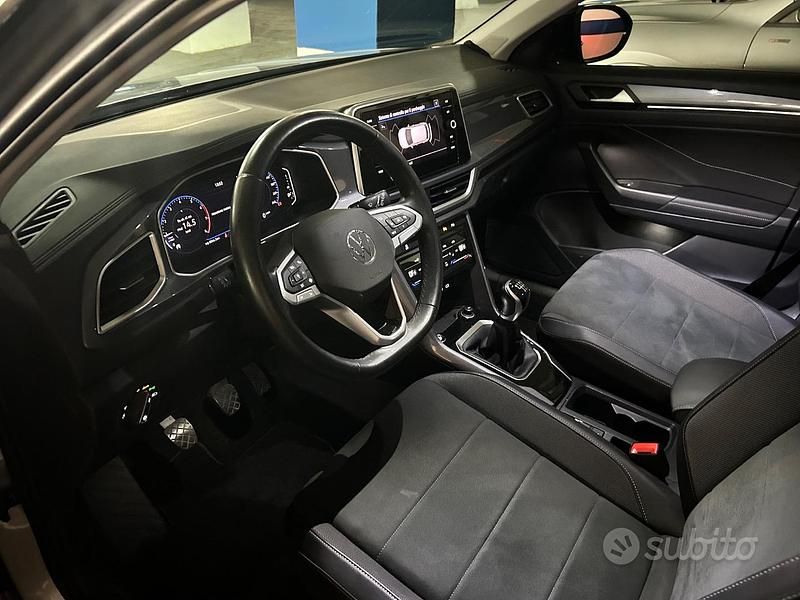 Usata VW T-Roc 110 CV (80 kW) 2022 Grigio SUV