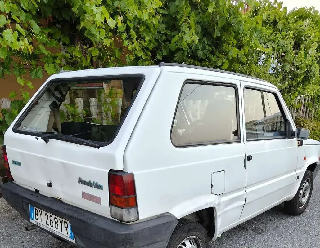 Usata Fiat Panda Young 54 CV (39 kW) 2002 Bianco Berlina
