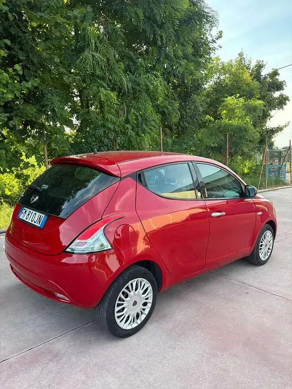 Usata Lancia Ypsilon Platinum 69 CV (50 kW) 2017 Utilitaria
