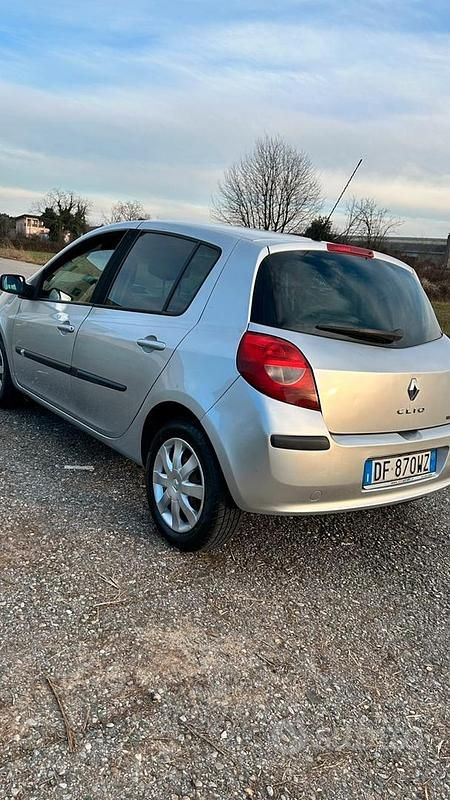 Usata Renault Clio III 2007 Grigio Utilitaria