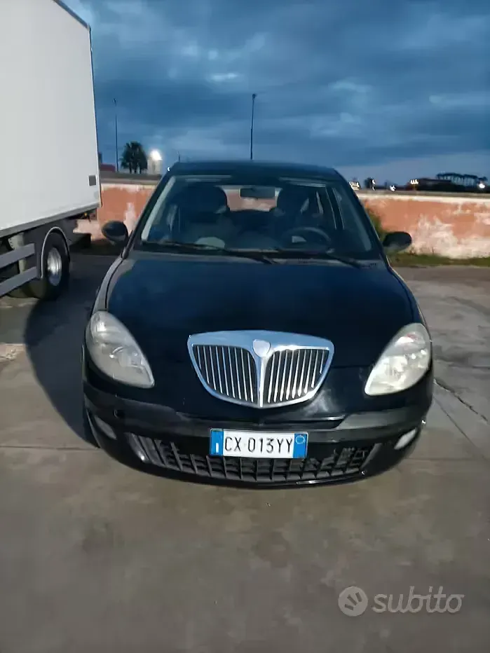 Usata Lancia Ypsilon 75 CV (55 kW) 2008 Nero Utilitaria