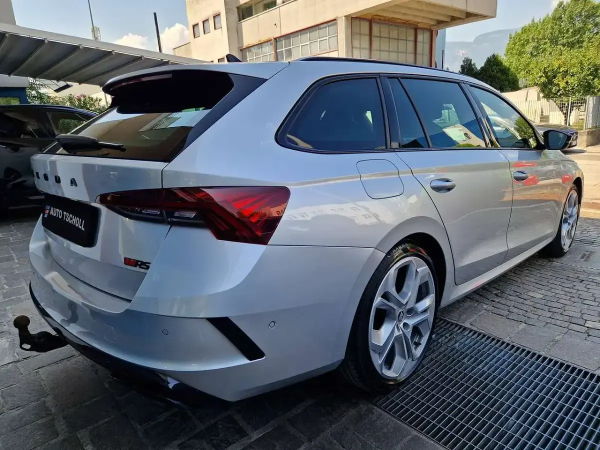 Usata Skoda Octavia RS 200 CV (147 kW) 2021 Brilliantsilber metallic Station wagon
