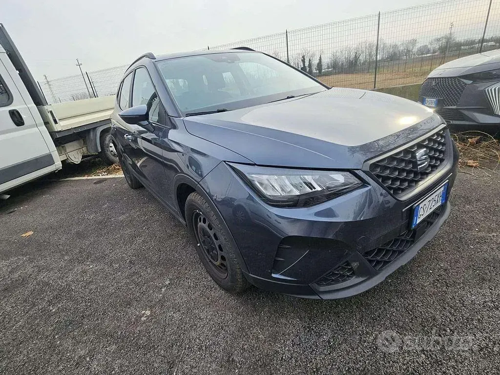 Usata Seat Arona 95 CV (69 kW) 2024 Grigio SUV