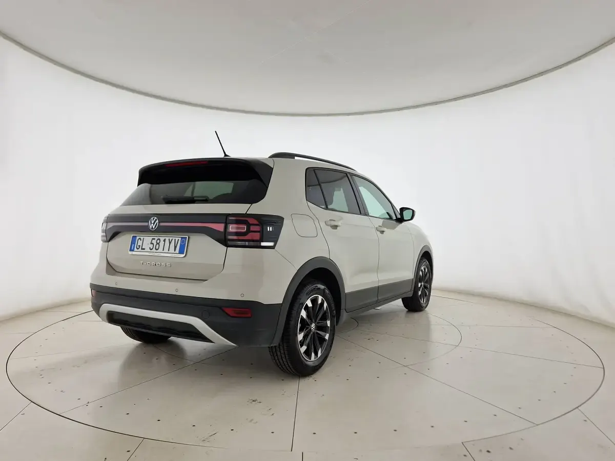 Usata VW T-Cross Style 110 CV (80 kW) 2023 Ascot grey SUV