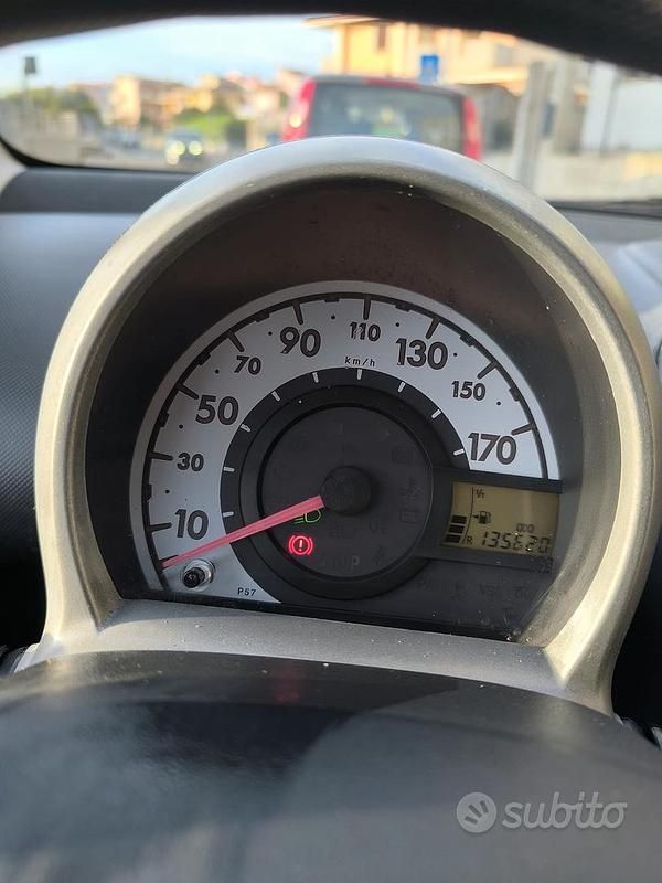 Usata Toyota Aygo Connect Style 68 CV (50 kW) 2011 Bianco Utilitaria