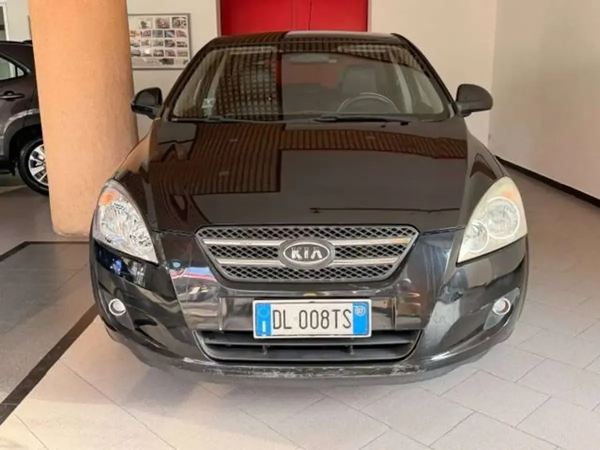 Usata Kia Ceed EX 116 CV (85 kW) 2007 Nero Utilitaria
