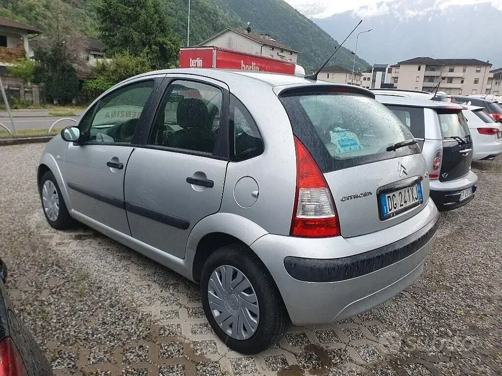 Begagnad Citroën C3 Elegance 60 HK (44 kW) 2007 Grå Sedan