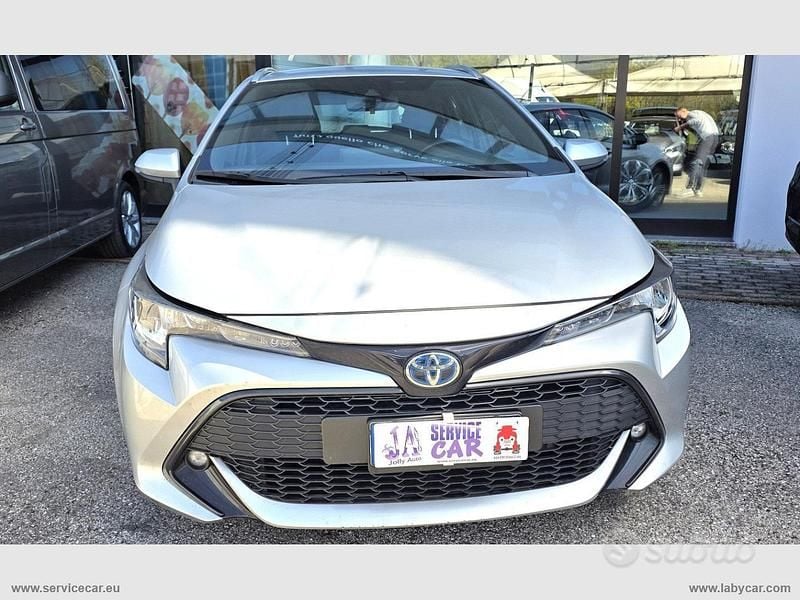 Usata Toyota Corolla Style 98 CV (72 kW) 2022 Argento Station wagon