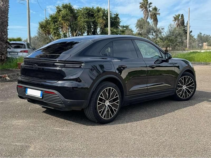 Usata Porsche Macan 144 kW (197 CV) 2025 Nero SUV