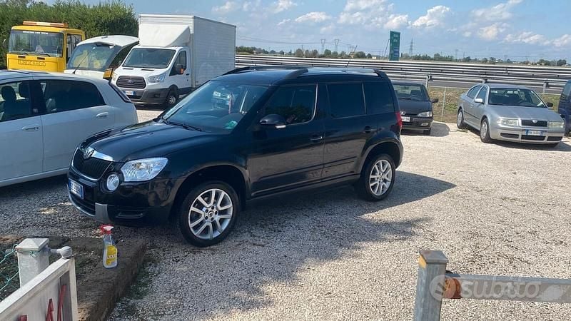 Usata Skoda Yeti Elegance 105 CV (77 kW) 2012 Nero SUV