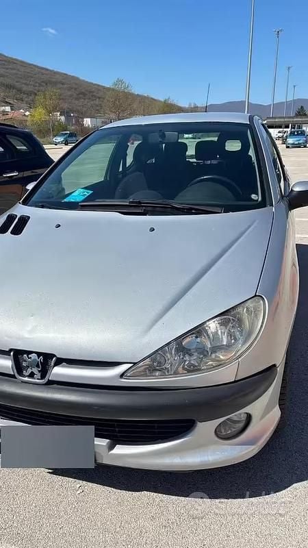 Usata Peugeot 206 68 CV (50 kW) 2002 Grigio Berlina