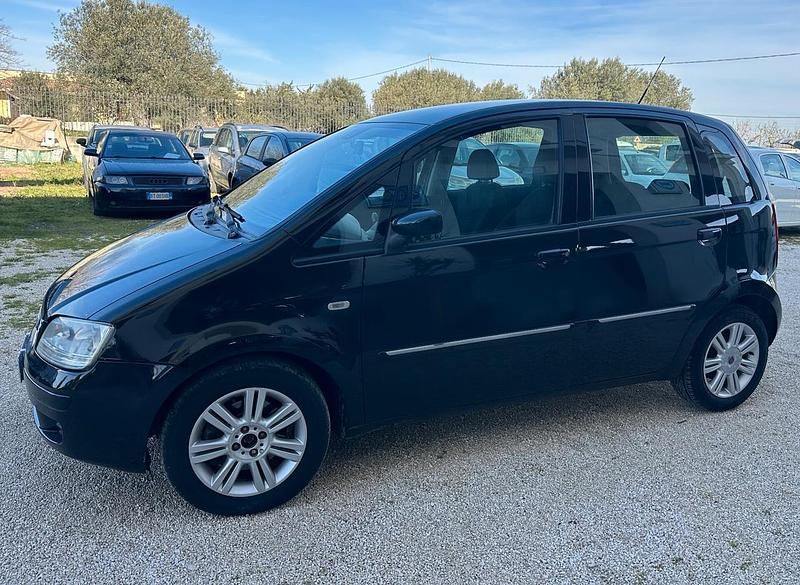 Usata Fiat Idea Emotion 90 CV (66 kW) 2006 Nero Monovolume