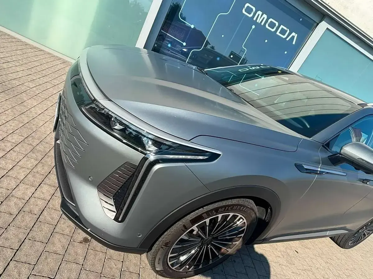Usata Omoda 9 143 CV (105 kW) 2025 Matte gray opaco SUV