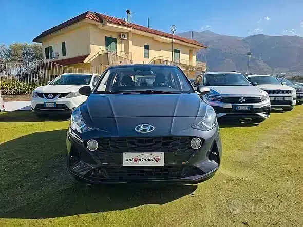 Usata Hyundai i10 Prime 67 CV (49 kW) 2022 Blu Utilitaria