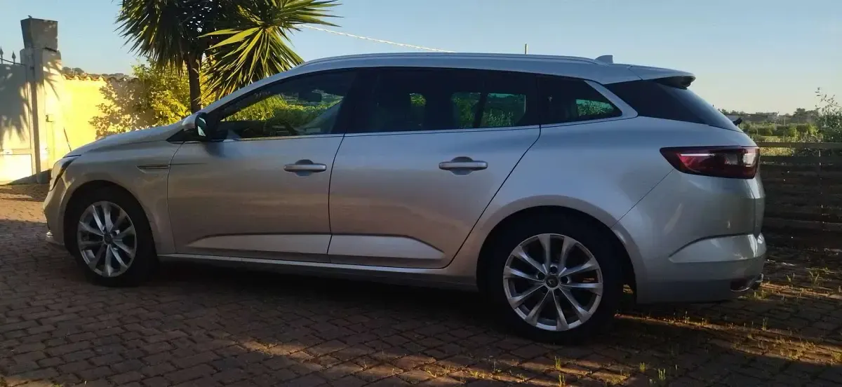 Usata Renault Mégane GrandTour Intens 110 CV (80 kW) 2017 Argento Station wagon