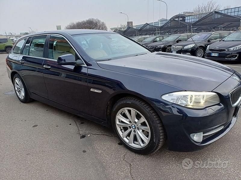 Usata BMW 520 Efficient Dynamics 184 CV (135 kW) 2013 Blu/azzurro Station wagon
