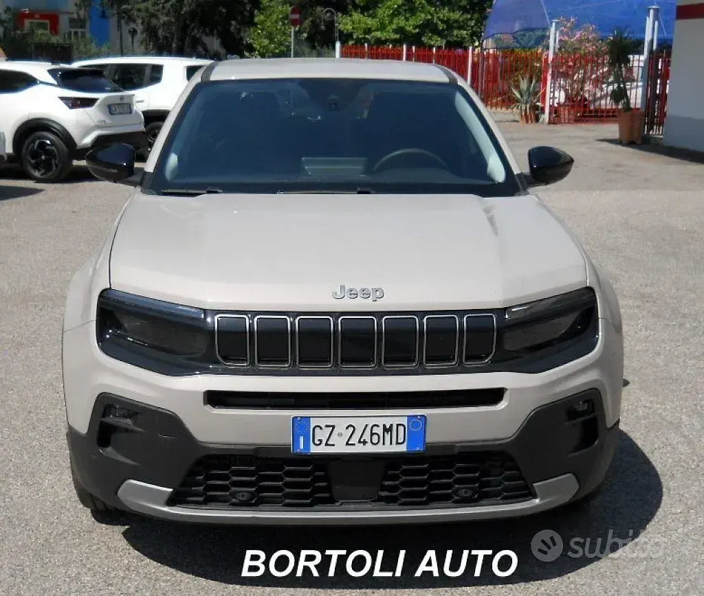 Usata Jeep Avenger Summit 101 CV (74 kW) 2025 Grigio SUV