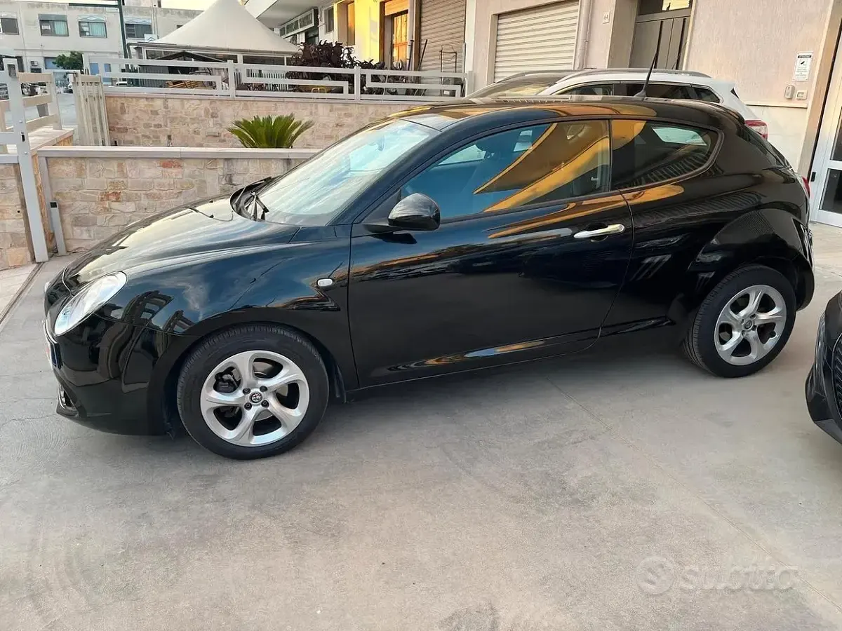 Usata Alfa Romeo MiTo Super 95 CV (69 kW) 2016 Nero Utilitaria