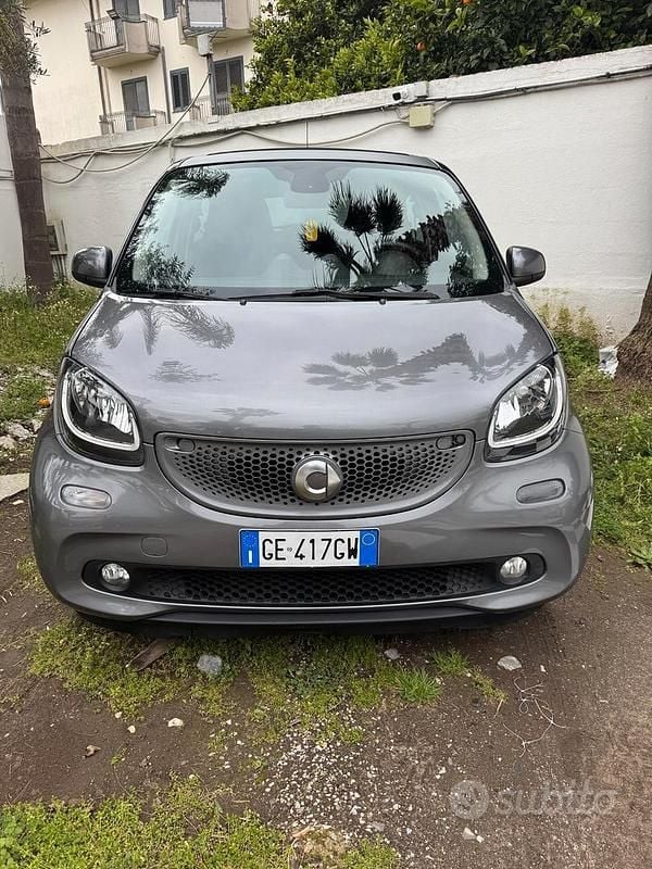 Usata Smart ForFour Passion 70 CV (51 kW) 2016 Grigio Utilitaria