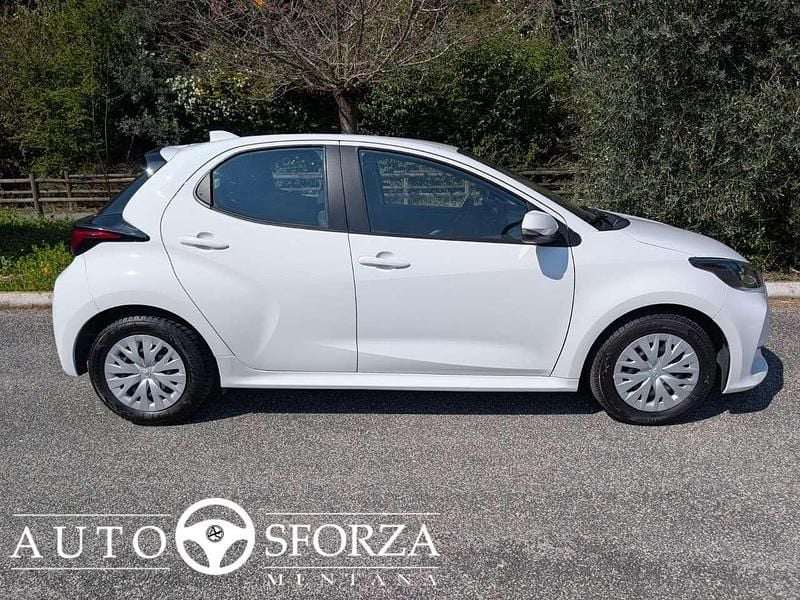 Usata Toyota Yaris Active 72 CV (52 kW) 2023 Bianco Utilitaria