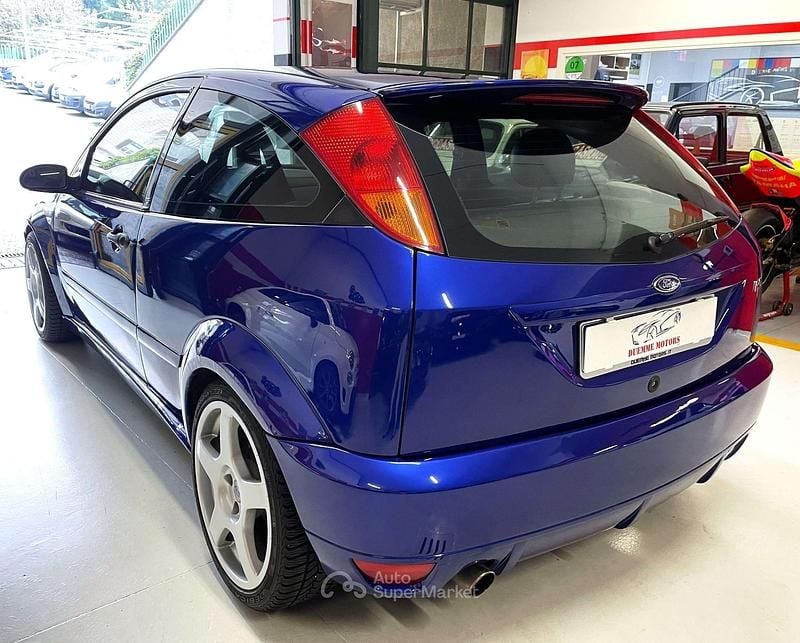Usata Ford Focus RS 215 CV (158 kW) 2003 Blu/azzurro Berlina