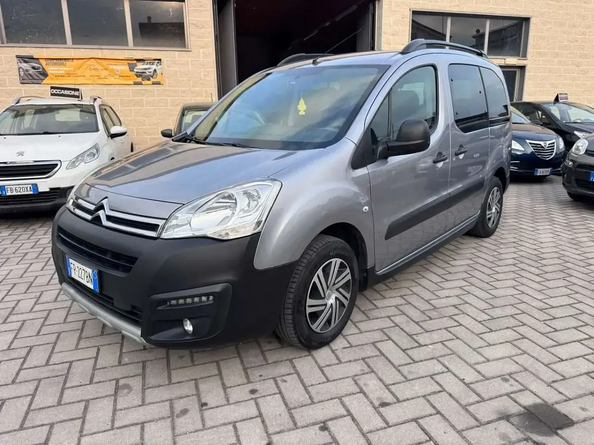 Usata Citroën Berlingo Feel 99 CV (72 kW) 2018 Argento Monovolume