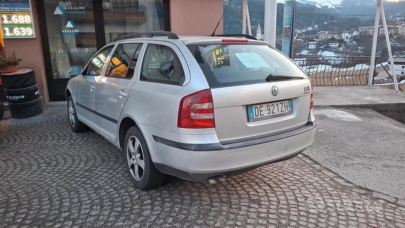 Usata Skoda Octavia Ambiente 105 CV (77 kW) 2007 Grigio Station wagon