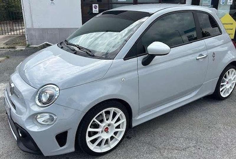 Grigio Usata 2020 Abarth 595 70th Anniversary Due volumi | 16.300 € (Buon prezzo) - Immagine 1/4
