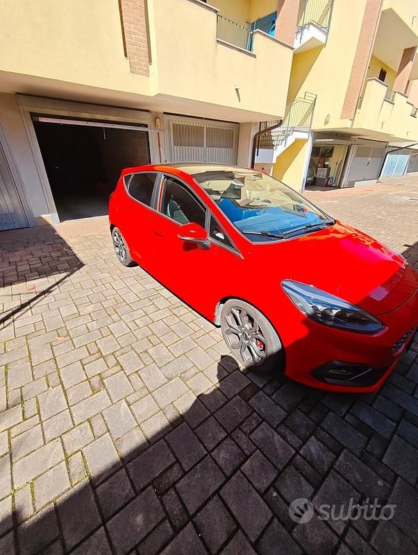 Usata Ford Fiesta ST 200 CV (147 kW) 2019 Rosso Utilitaria