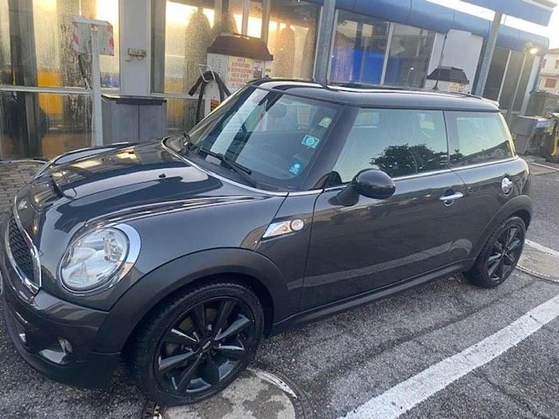 Verde Usata 2011 Mini Cooper SD Due volumi | 9900 € (Buon prezzo) - Immagine 1/4