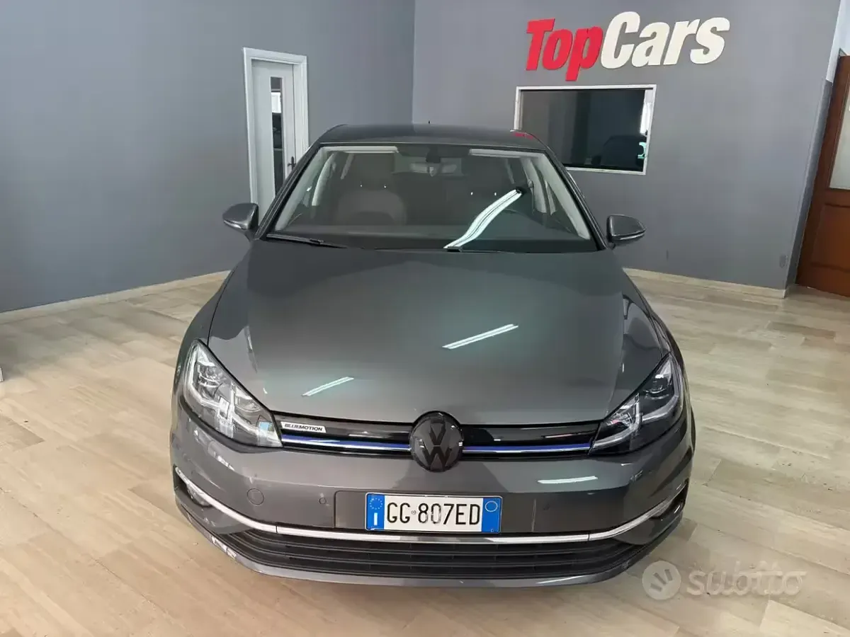 Usata VW Golf VIII Executive 131 CV (96 kW) 2020 Grigio Berlina