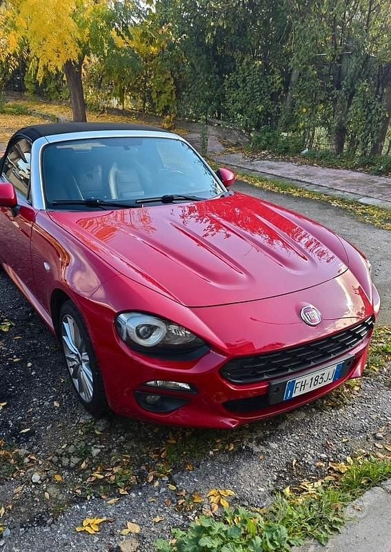 Usata Fiat 124 Spider Lusso 140 CV (102 kW) 2016 Rosso Cabrio
