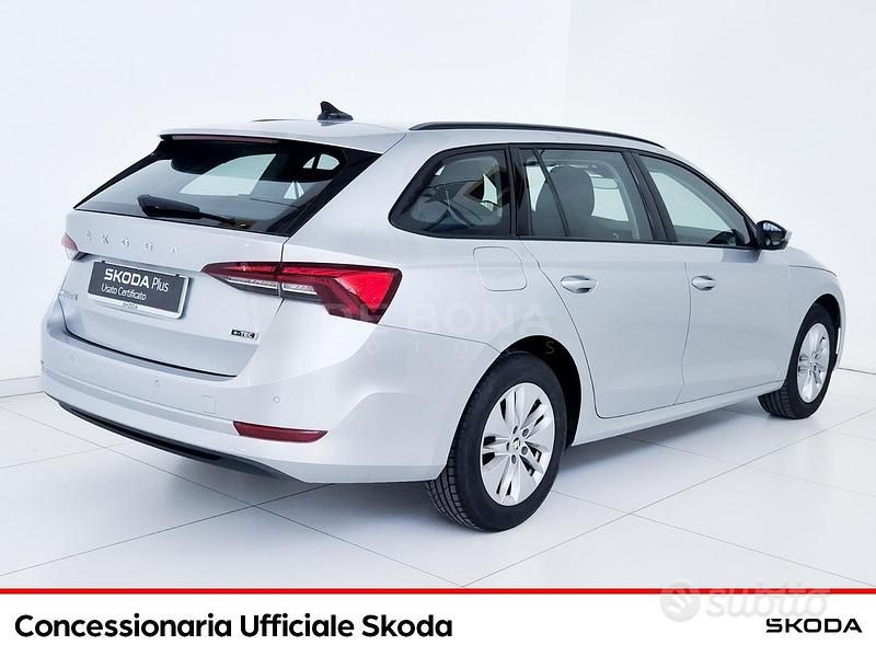 Usata Skoda Octavia Executive 110 CV (80 kW) 2024 Grigio Station wagon