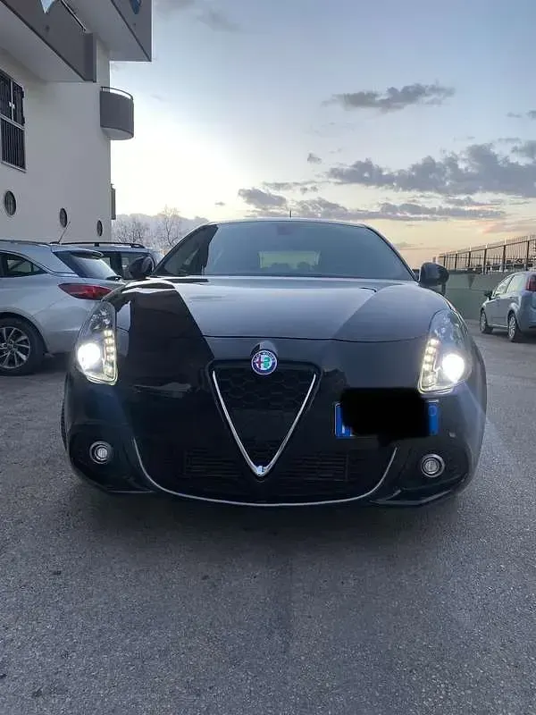 Usata Alfa Romeo Giulietta Distinctive 105 CV (77 kW) 2015 Nero Utilitaria
