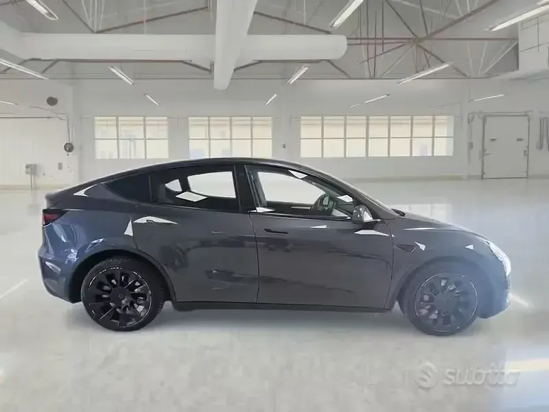 Usata Tesla Model Y Long Range AWD 152 kW (208 CV) 2022 Grigio SUV