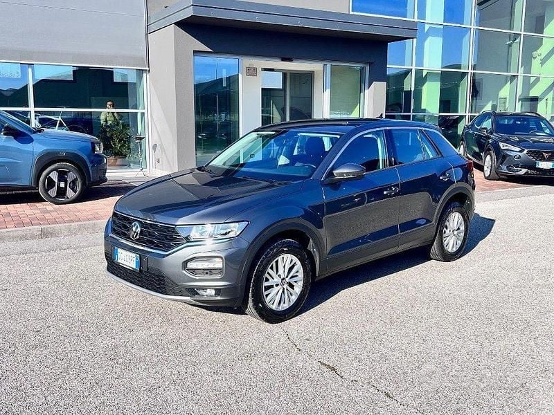 Usata VW T-Roc Business 150 CV (110 kW) 2021 Grigio scuro SUV