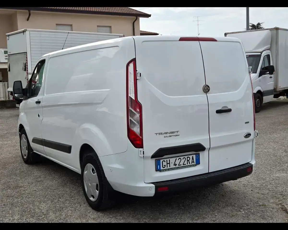Usata Ford Transit Custom Trend 126 CV (92 kW) 2022 Bianco pastello Furgone