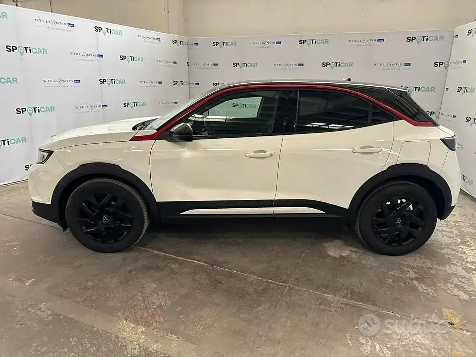Usata Opel Mokka 101 CV (74 kW) 2023 Bianco SUV