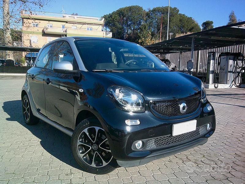 Usata Smart ForFour Passion 71 CV (52 kW) 2016 Nero Utilitaria