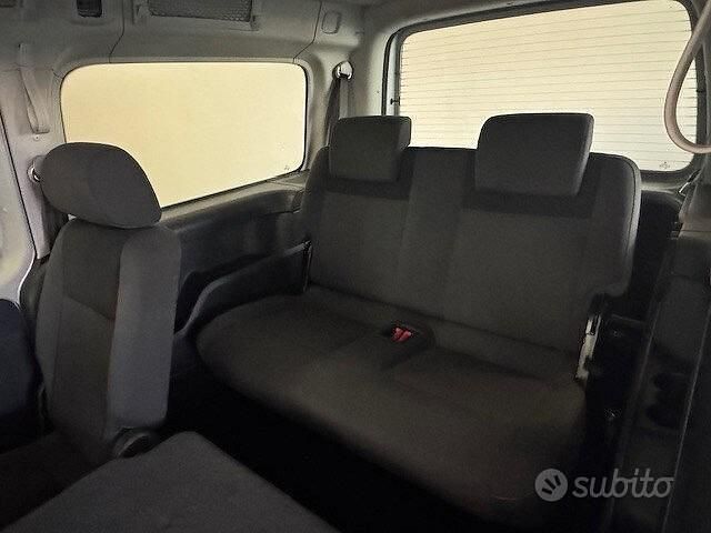 Begagnad VW Caddy 140 HK (102 kW) 2014 Minibuss